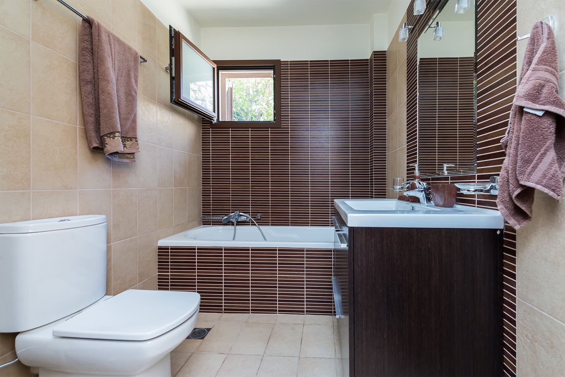 first-levels-bathroom-with-bathtub